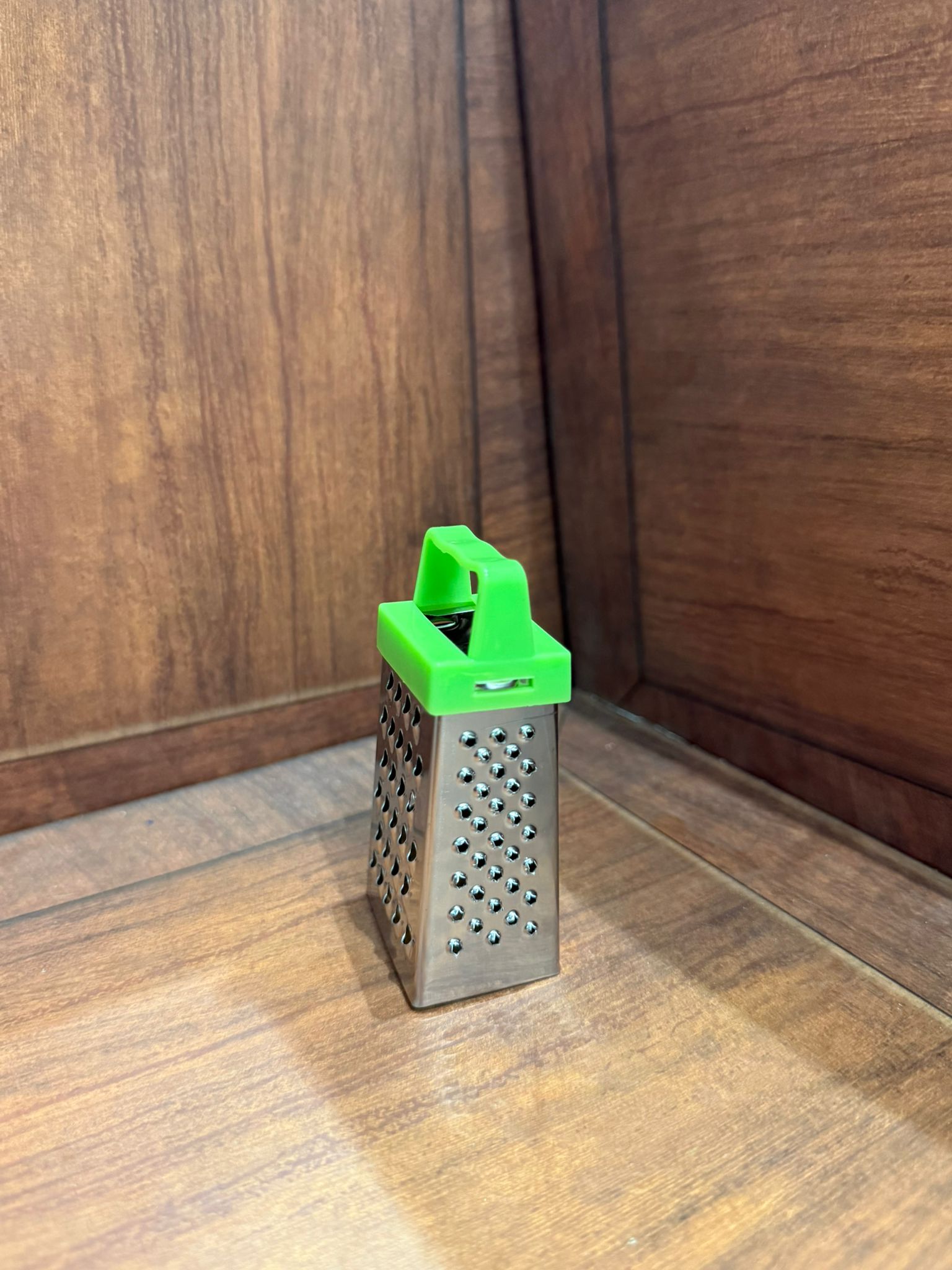 مبشرة مغناطيس صغيرة