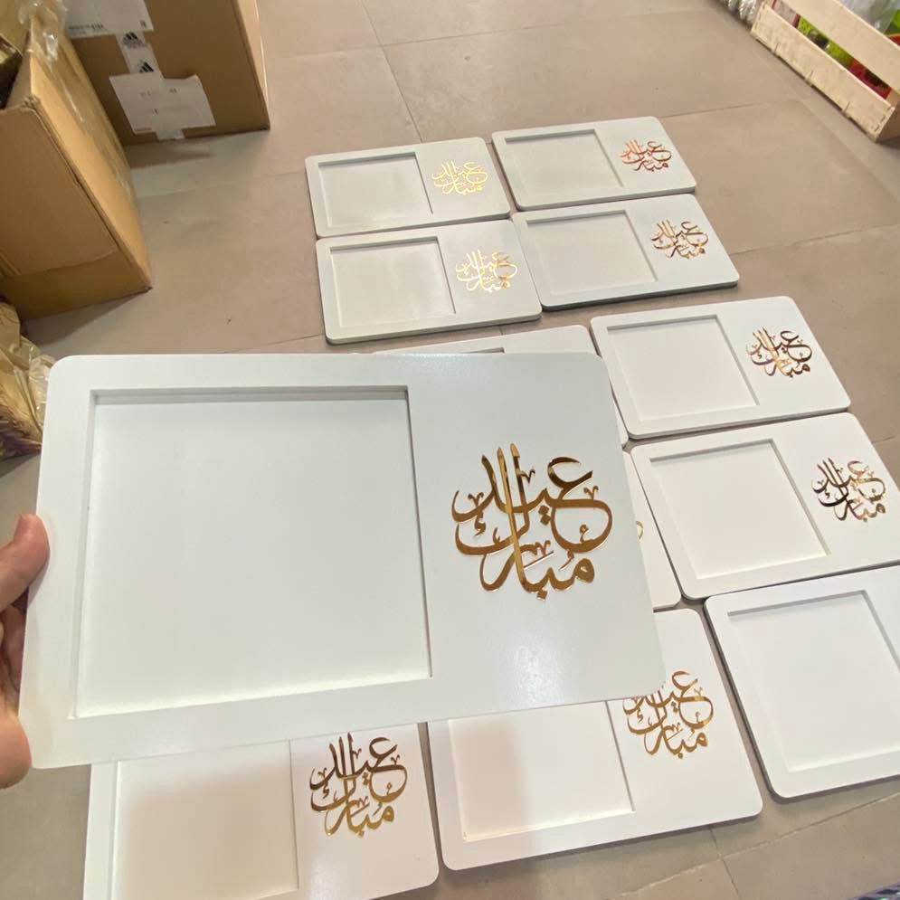 مضيفة خشبية بلون الأبيض مع اكريلك لميع