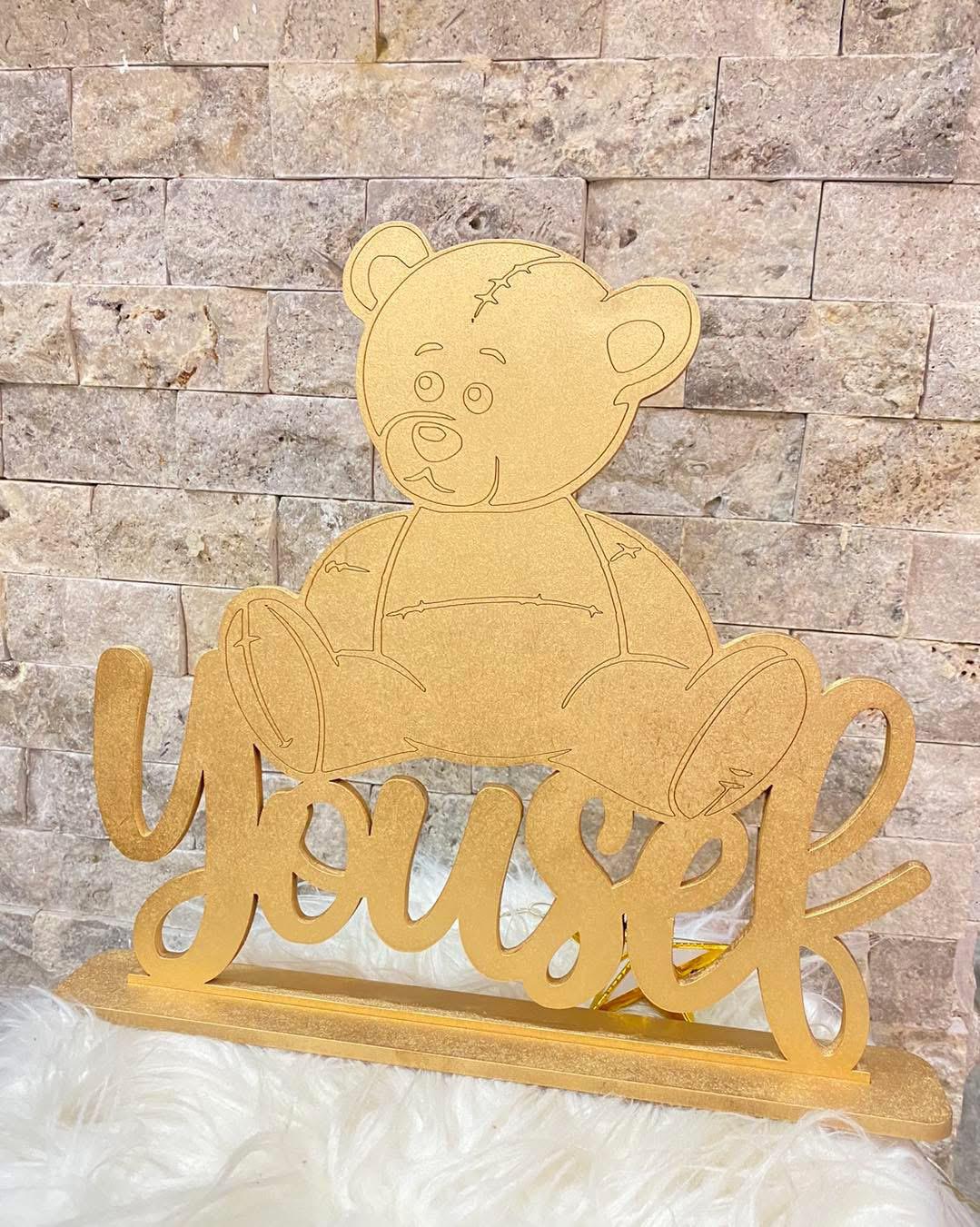 ستاند خشب مع امكانية كتابة الاسم حسب الطلب