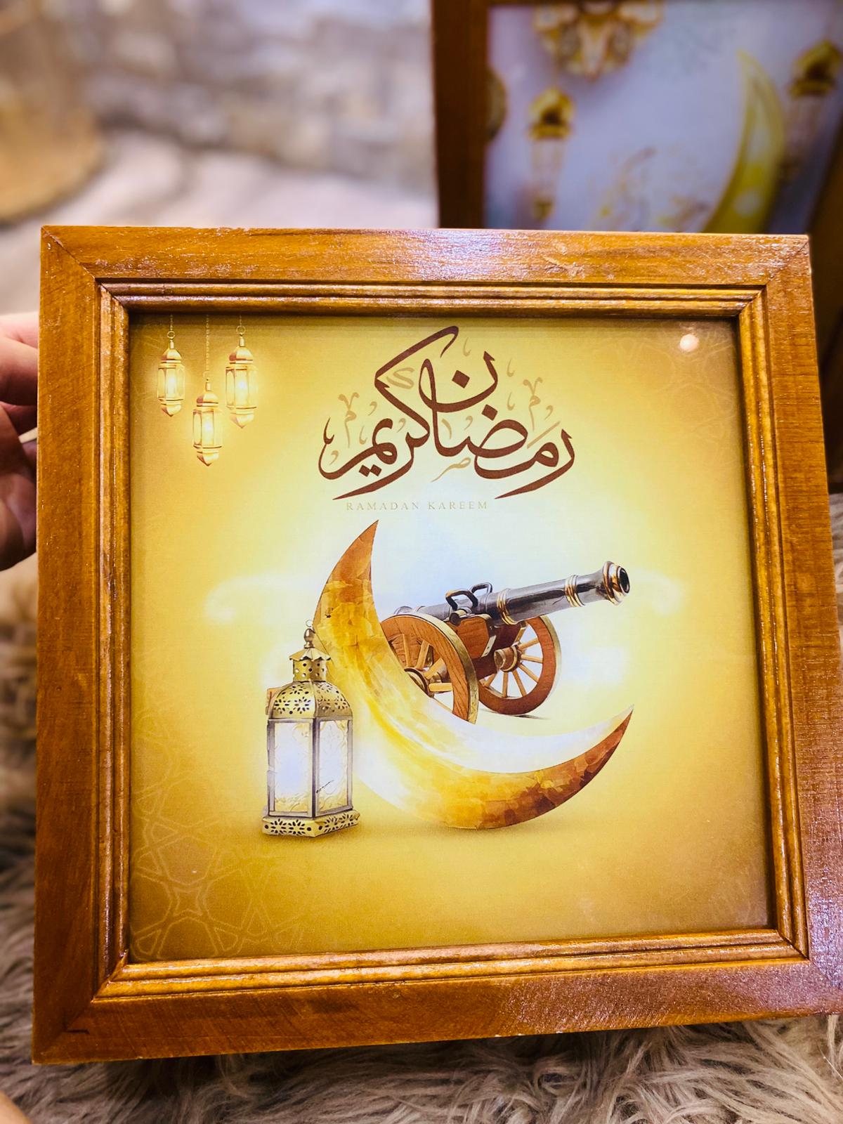 مضايف رمضان مقطعة خشب مع قزاز