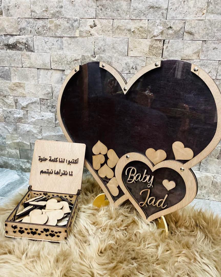 ستاند قلب حجم كبير لكتابة الامنيات مع 50 قلب صغير