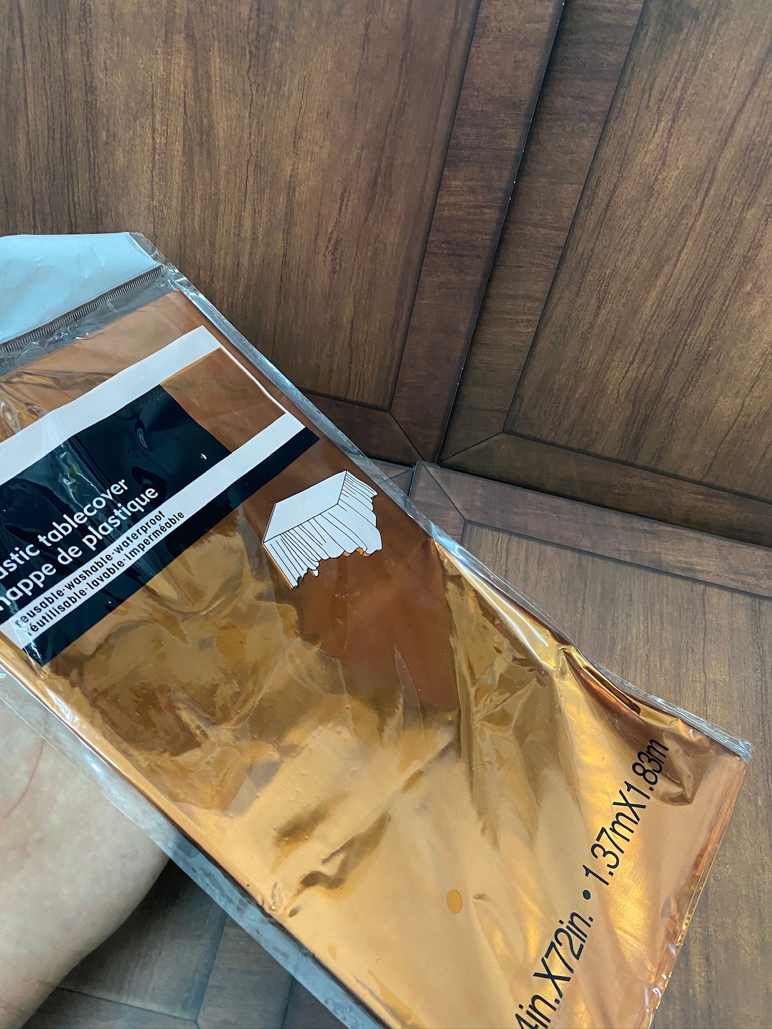 شرشف طاولة روز جولد