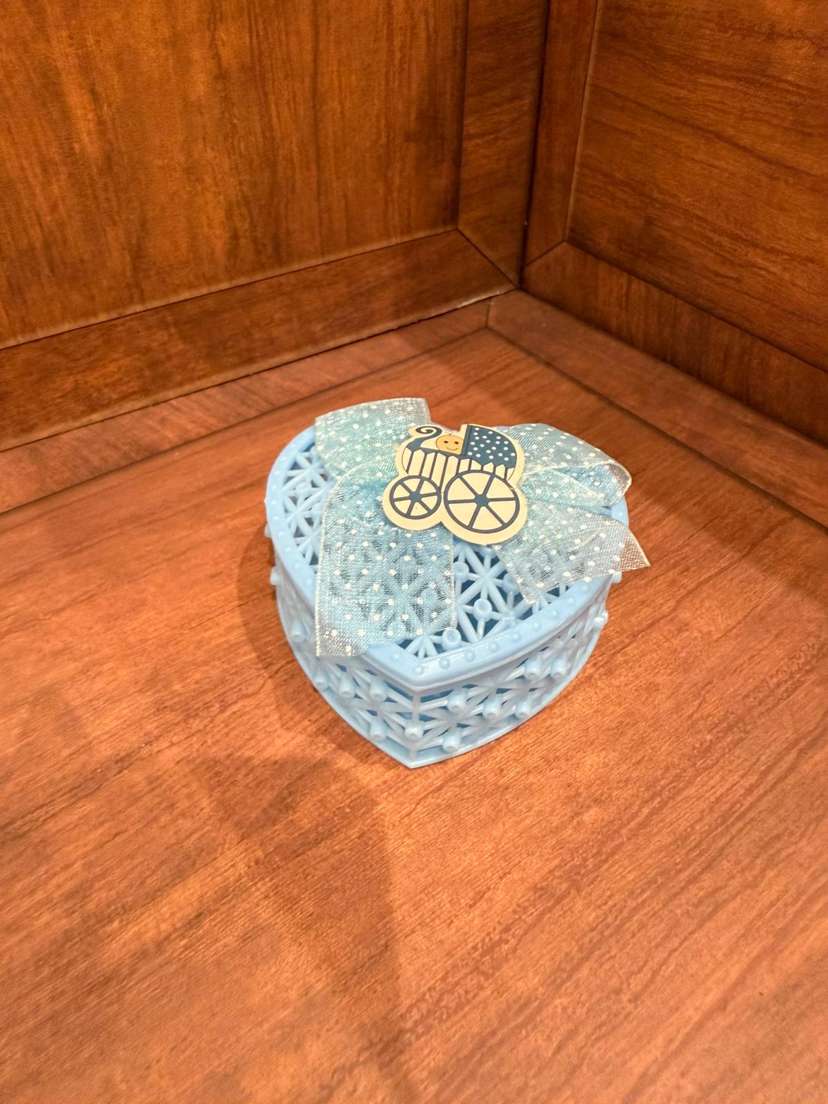 توزيعات بلاستك بيبي ولد