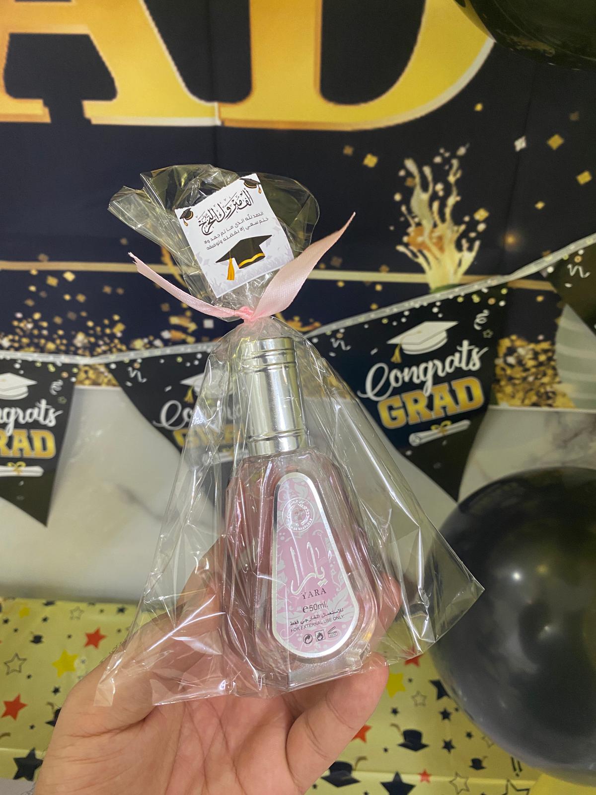 عطر بناتي مع تزين للتخرخ