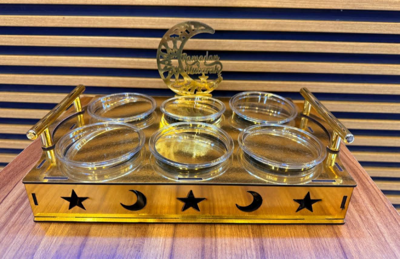 مضيفة رمضان خشبية بلون الذهبي مع 6 علب