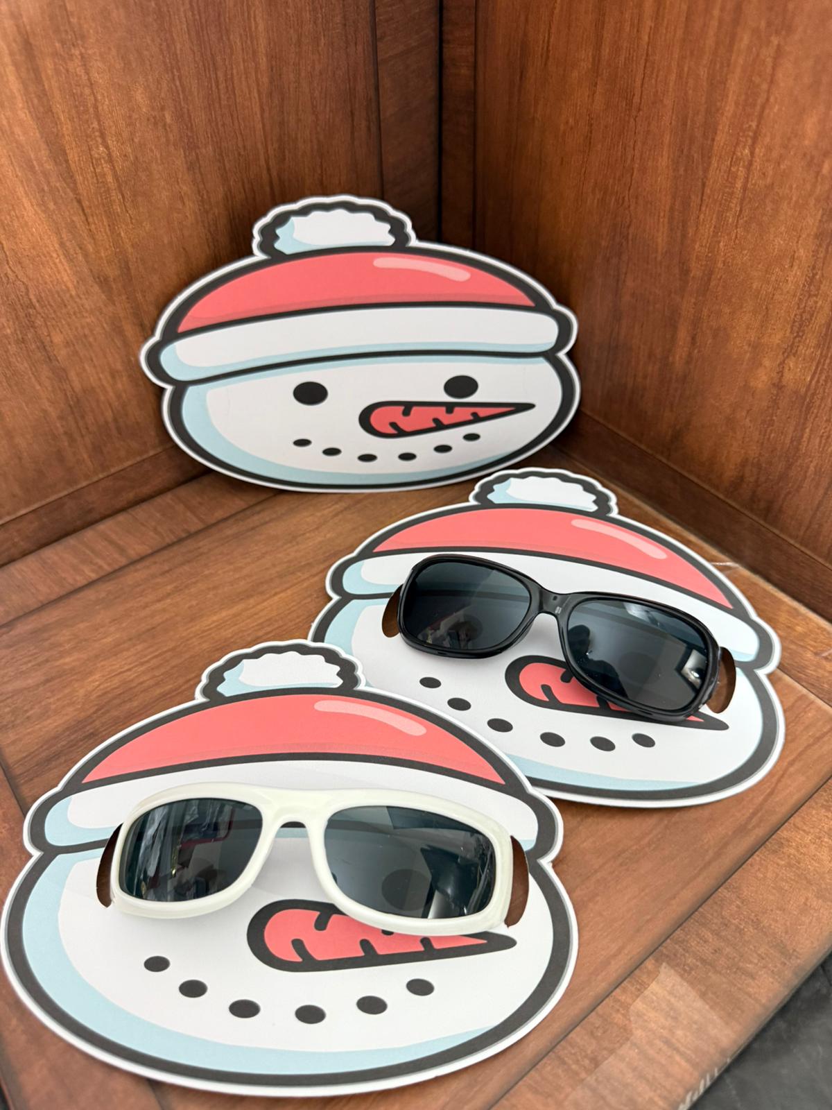 هدية رجل الثلج مع نظارة