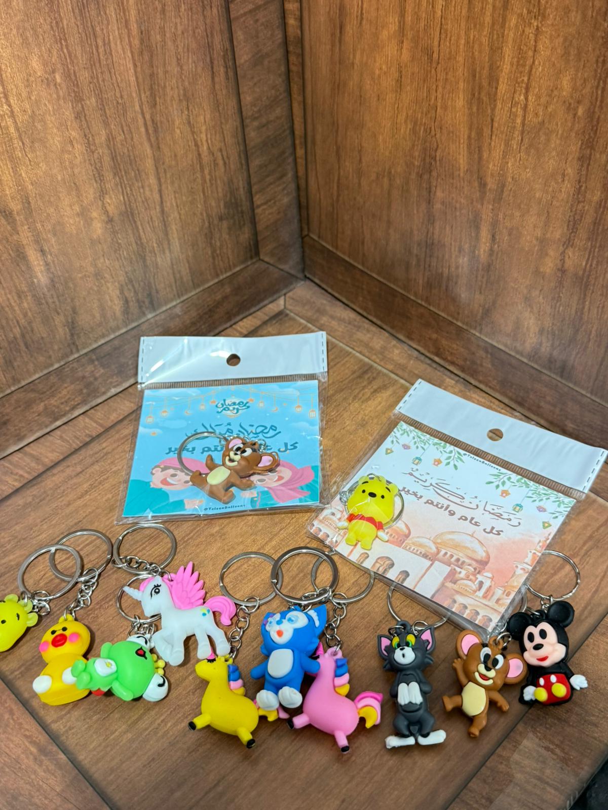 مداليات ديزني شخصيات مع بطاقات لرمضان