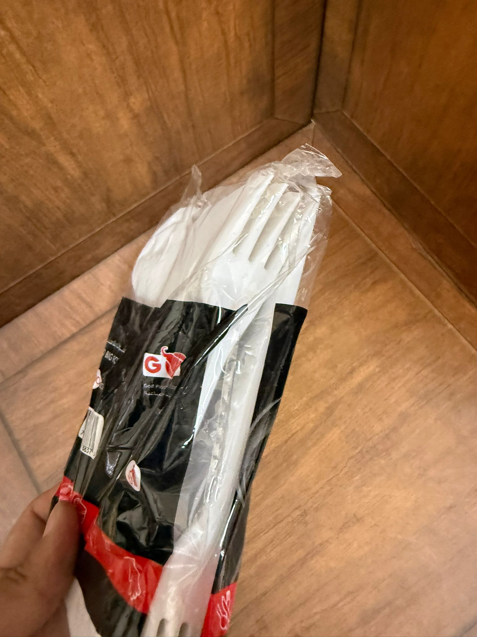 بكيت شوك ابيض (يحتوي ع 100)