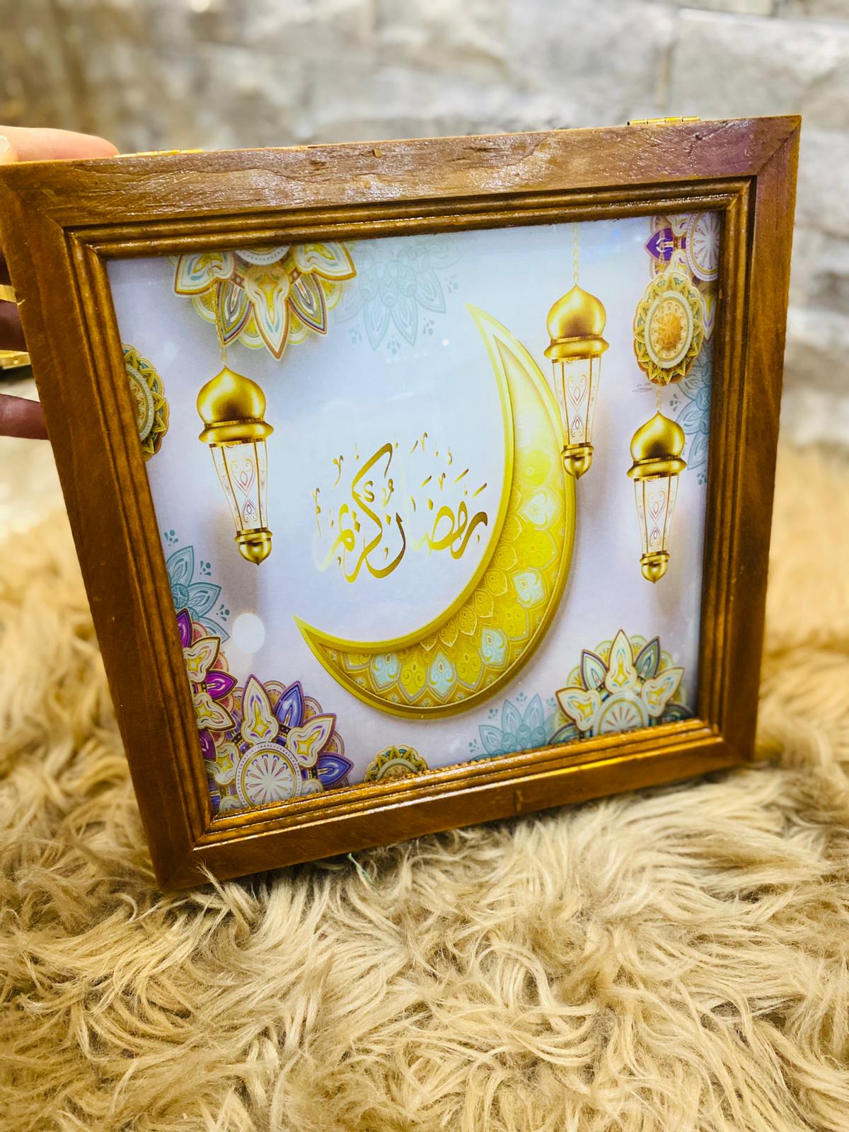 مضايف رمضان مقطعة خشب مع قزاز