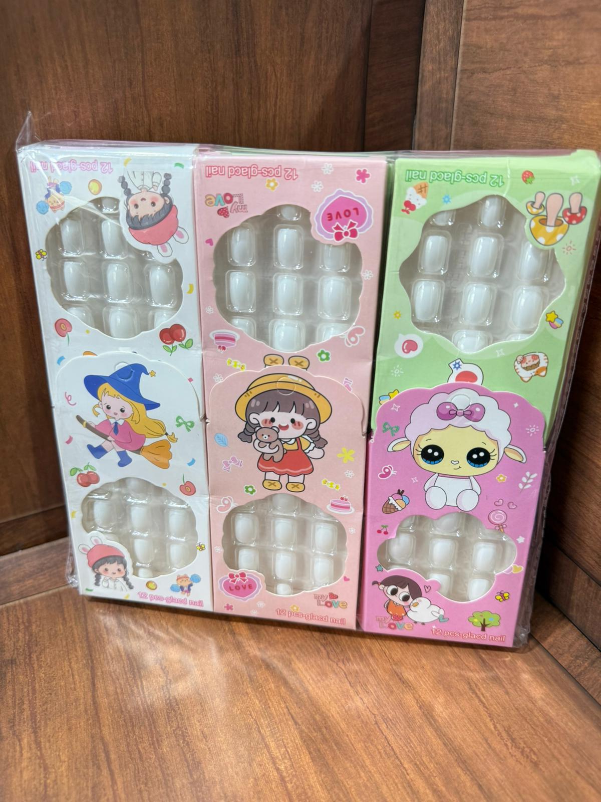 اظافر بناتي ابيض