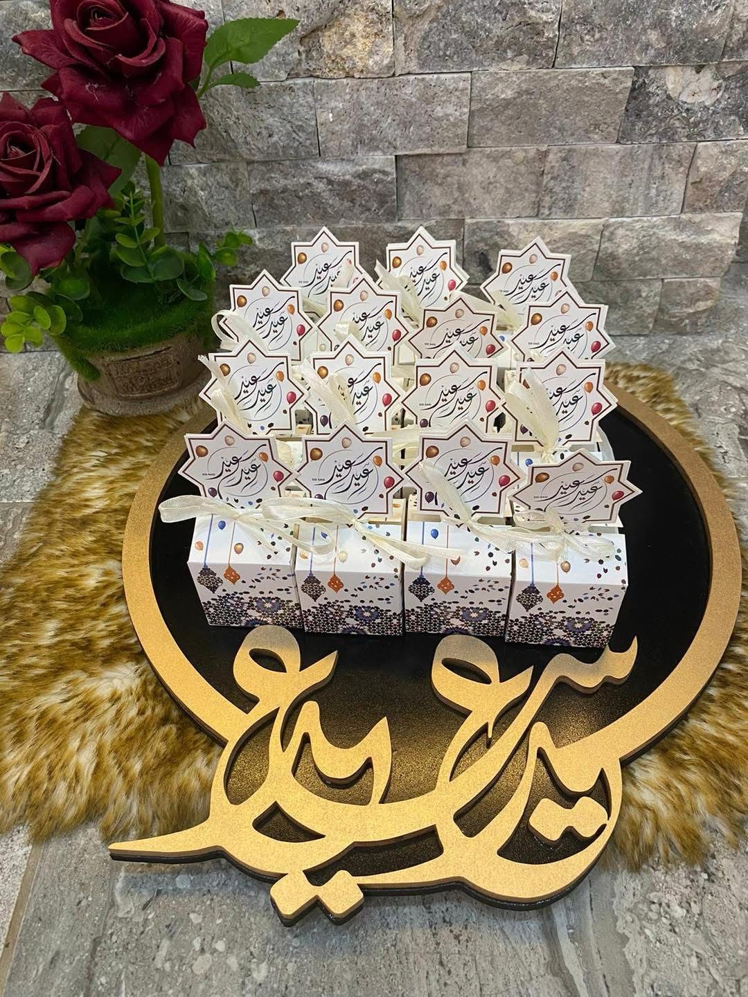 مضيفة خشب دائرية ثقيلة لون أسود